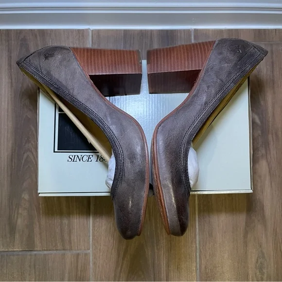 Frye Carson Leather Block Heel Pump, Slate Brown, size 10 - Picture 7 of 9